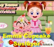 Emma Cupcake Süslüyor